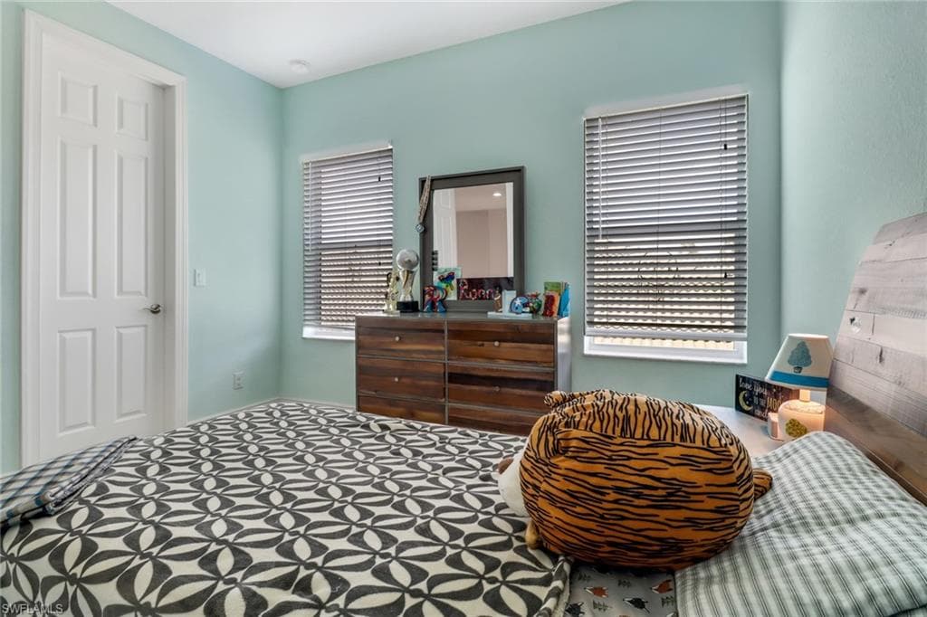 7787 Martino Cir, Naples, FL 34112-12