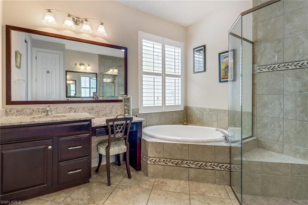 7787 Martino Cir, Naples, FL 34112-24