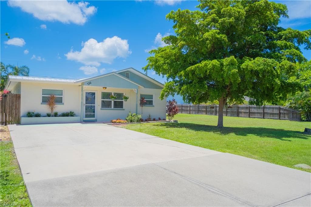 736 104th Ave N, Naples, FL 34108-26