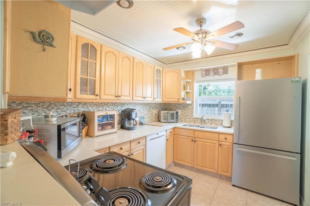 736 104th Ave N, Naples, FL 34108-7