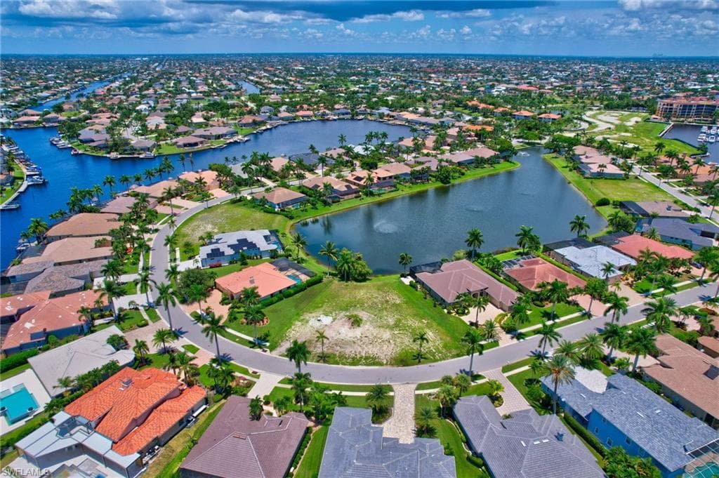 1908 Harbour Cir, Cape Coral, FL 33914-4