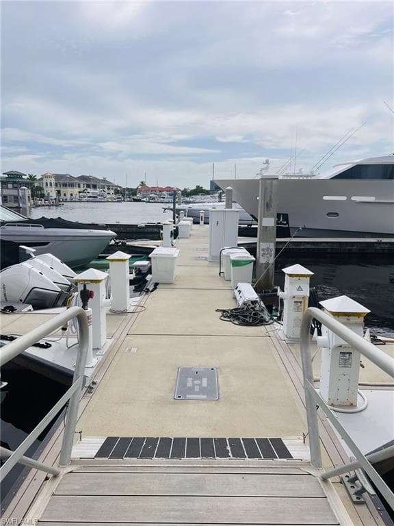 1001 10th Ave S, Naples, FL 34102-3