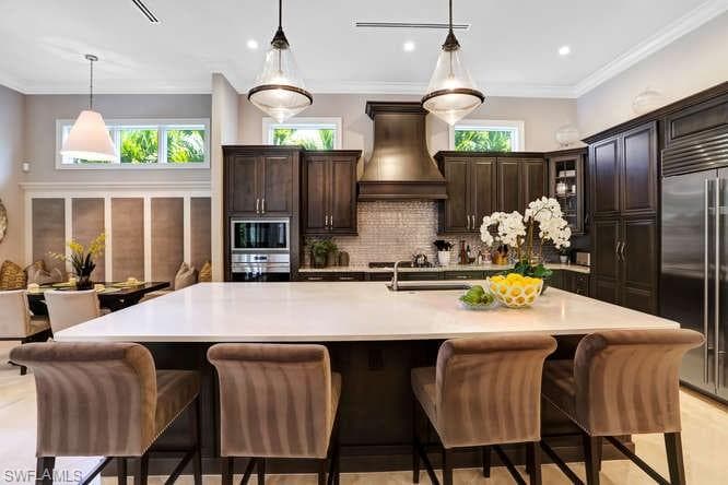 595 Regatta Rd, Naples, FL 34103-8