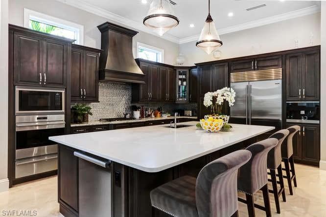 595 Regatta Rd, Naples, FL 34103-9