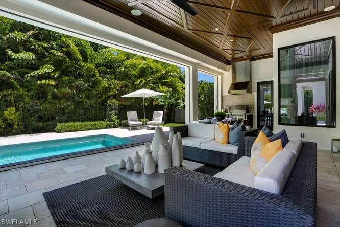 595 Regatta Rd, Naples, FL 34103-19