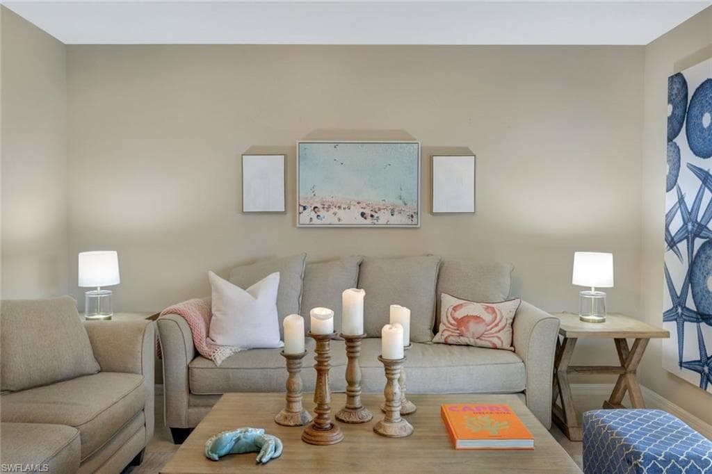 7340 Glenmoor Ln 3105, Naples, FL 34104-9