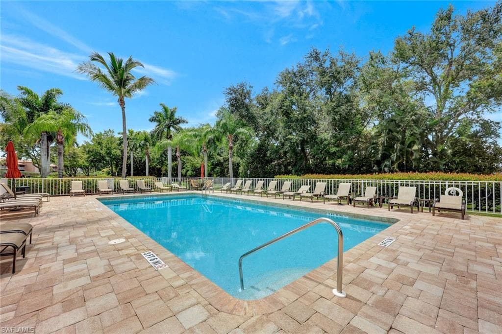 7340 Glenmoor Ln 3105, Naples, FL 34104-26