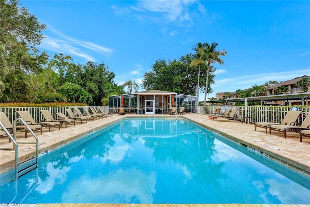 7340 Glenmoor Ln 3105, Naples, FL 34104-7