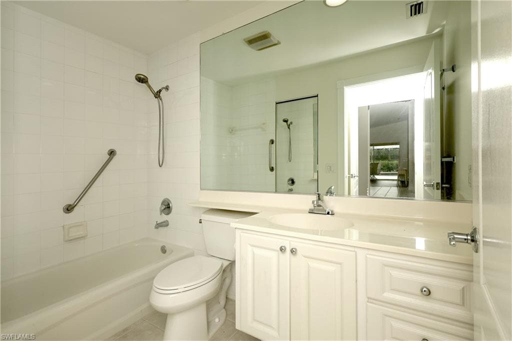 5009 Ventura Ct, Naples, FL 34109-10