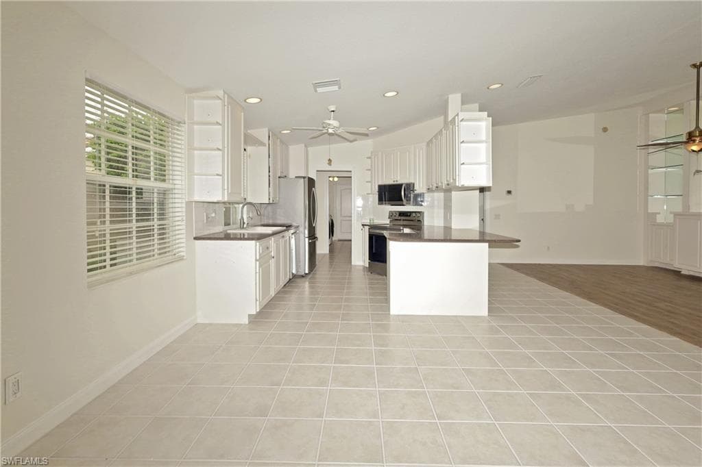 5009 Ventura Ct, Naples, FL 34109-16