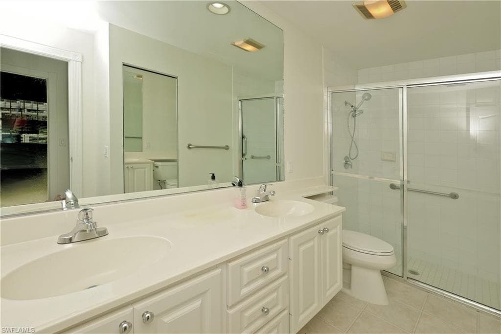 5009 Ventura Ct, Naples, FL 34109-23