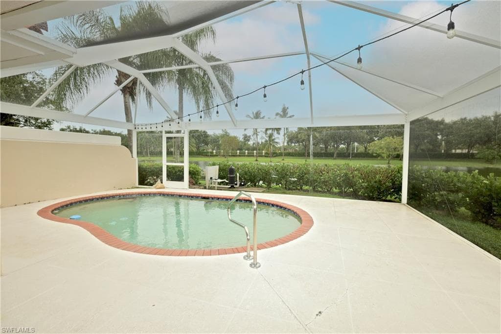 5009 Ventura Ct, Naples, FL 34109-27