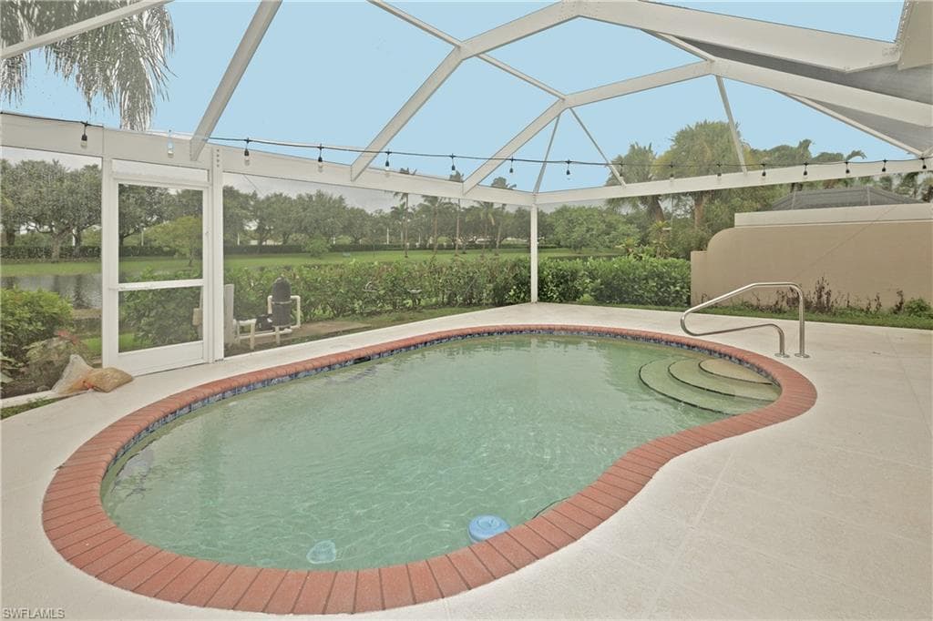 5009 Ventura Ct, Naples, FL 34109-29