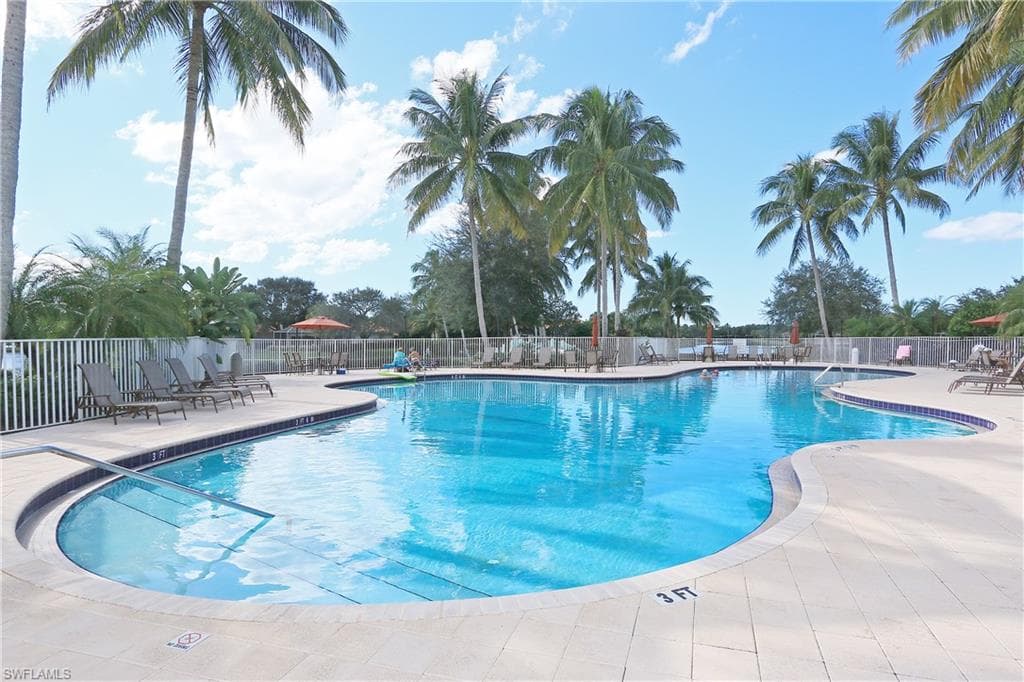 5009 Ventura Ct, Naples, FL 34109-31