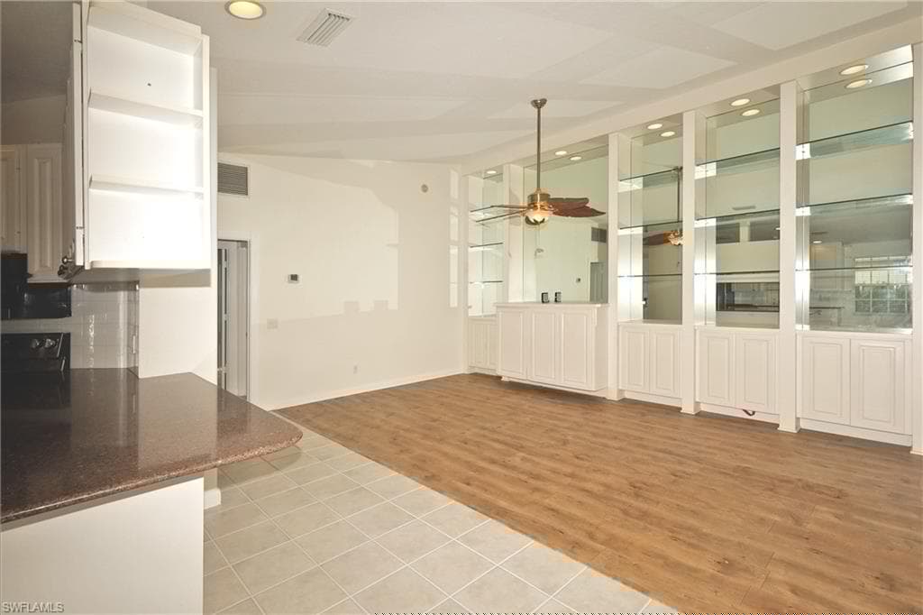5009 Ventura Ct, Naples, FL 34109-7