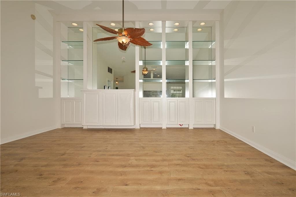 5009 Ventura Ct, Naples, FL 34109-8