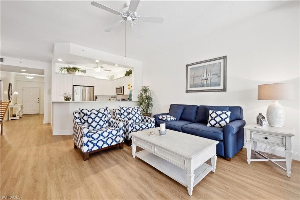 460 Launch Cir 303, Naples, FL 34108-4