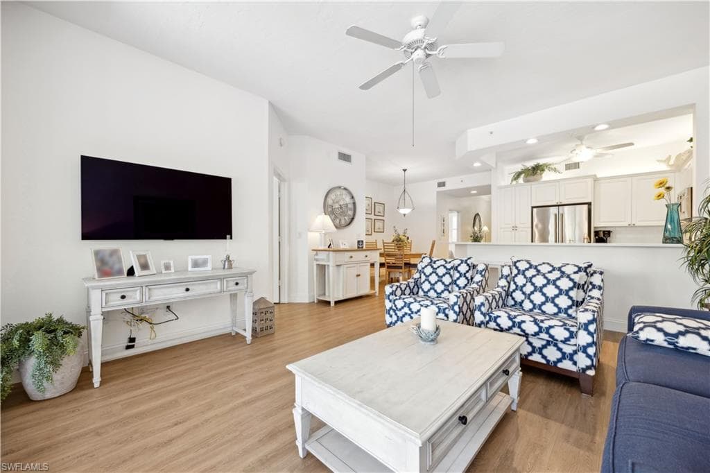 460 Launch Cir 303, Naples, FL 34108-5