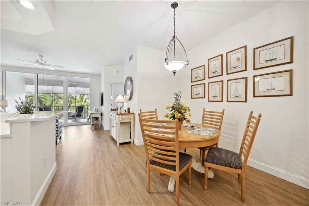 460 Launch Cir 303, Naples, FL 34108-6