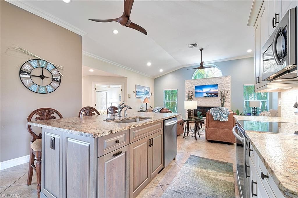 28900 Regis Ct, Bonita Springs, FL 34134-9