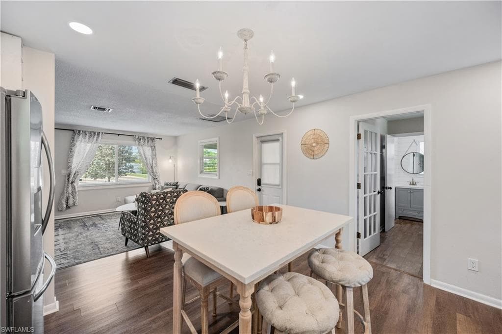 27610 Roslin Dr, Bonita Springs, FL 34135-9