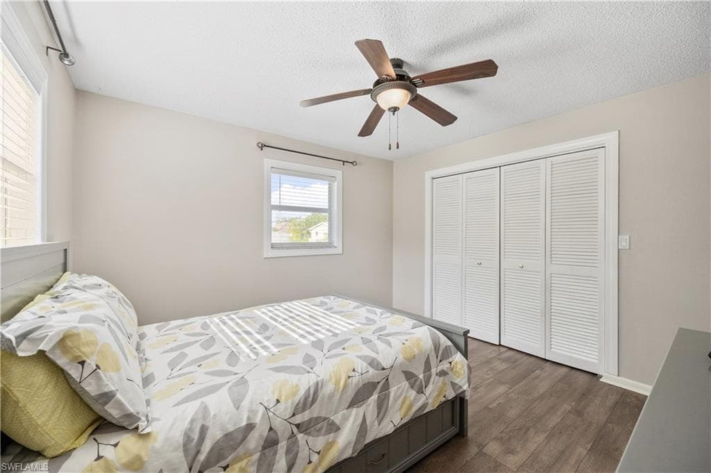 27610 Roslin Dr, Bonita Springs, FL 34135-19