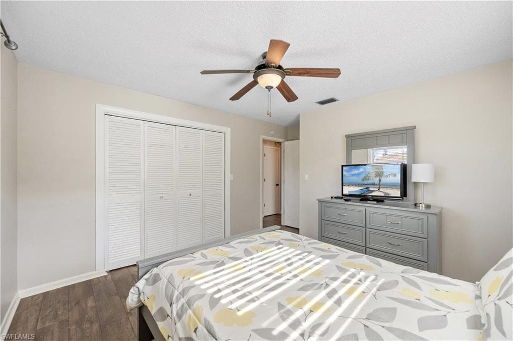 27610 Roslin Dr, Bonita Springs, FL 34135-22