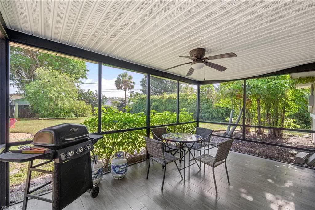 27610 Roslin Dr, Bonita Springs, FL 34135-27