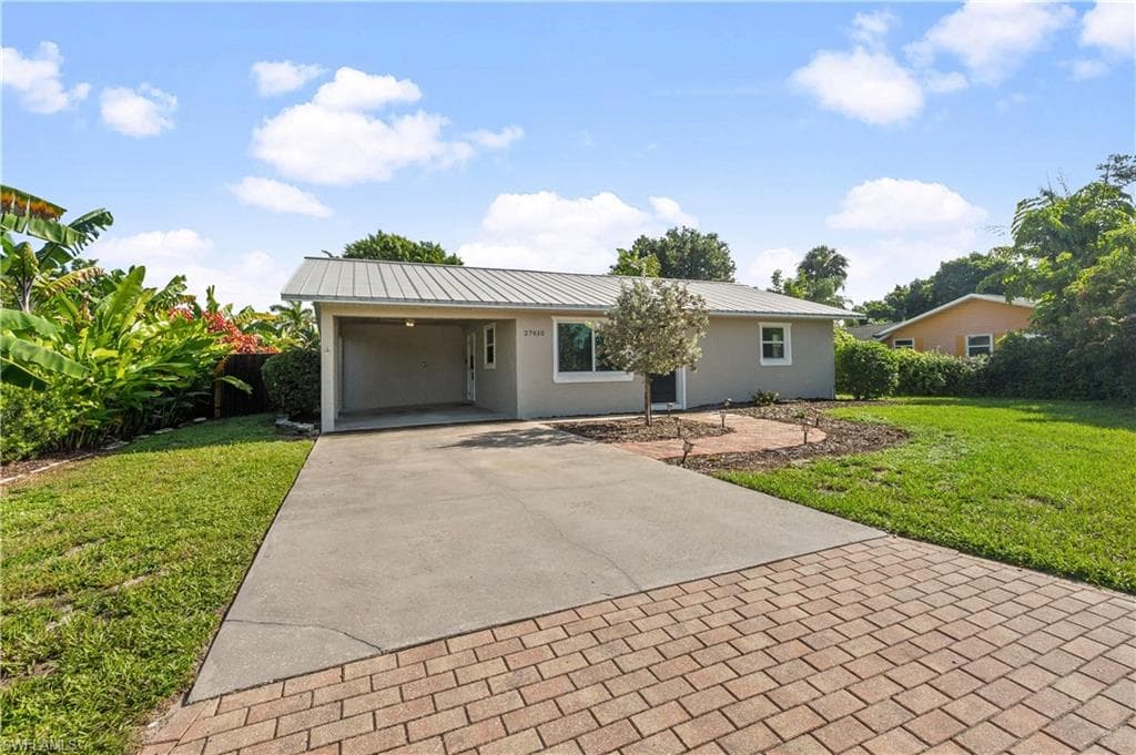 27610 Roslin Dr, Bonita Springs, FL 34135-2