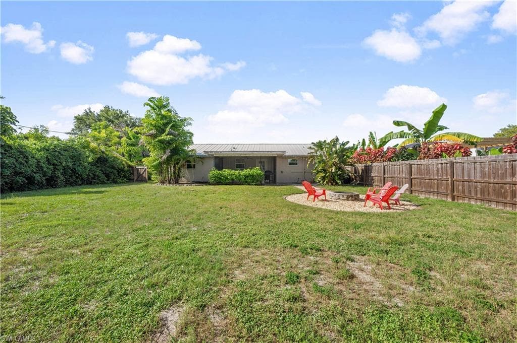 27610 Roslin Dr, Bonita Springs, FL 34135-33