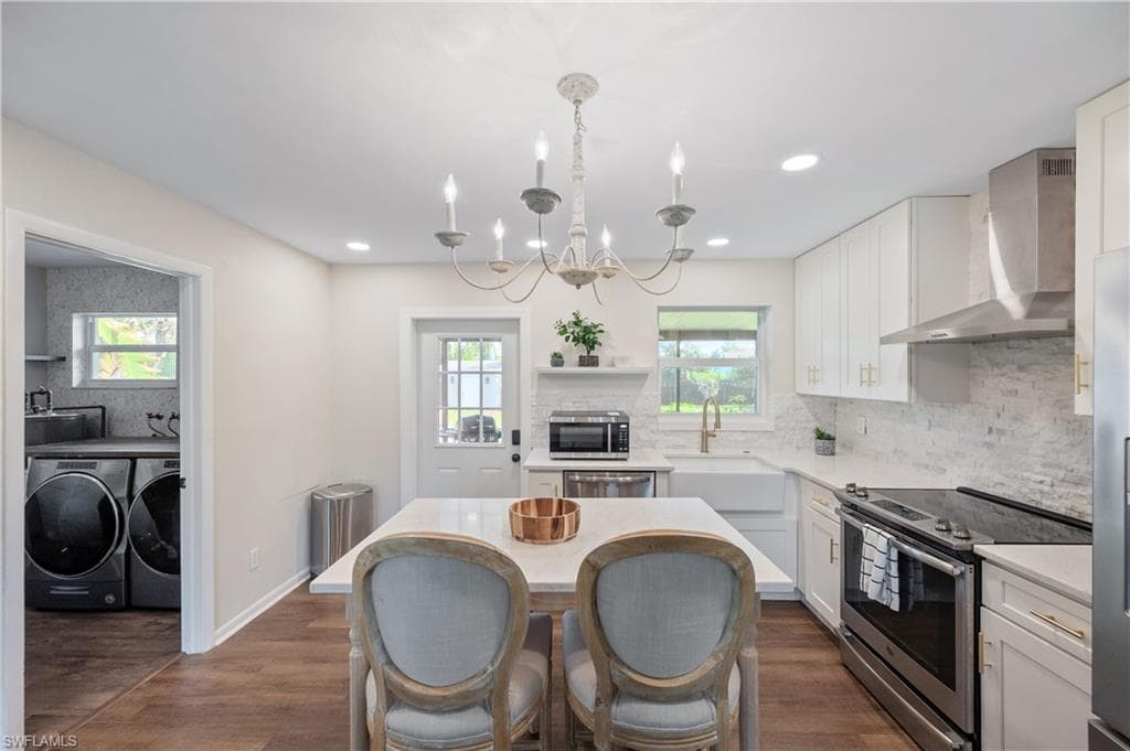 27610 Roslin Dr, Bonita Springs, FL 34135-8
