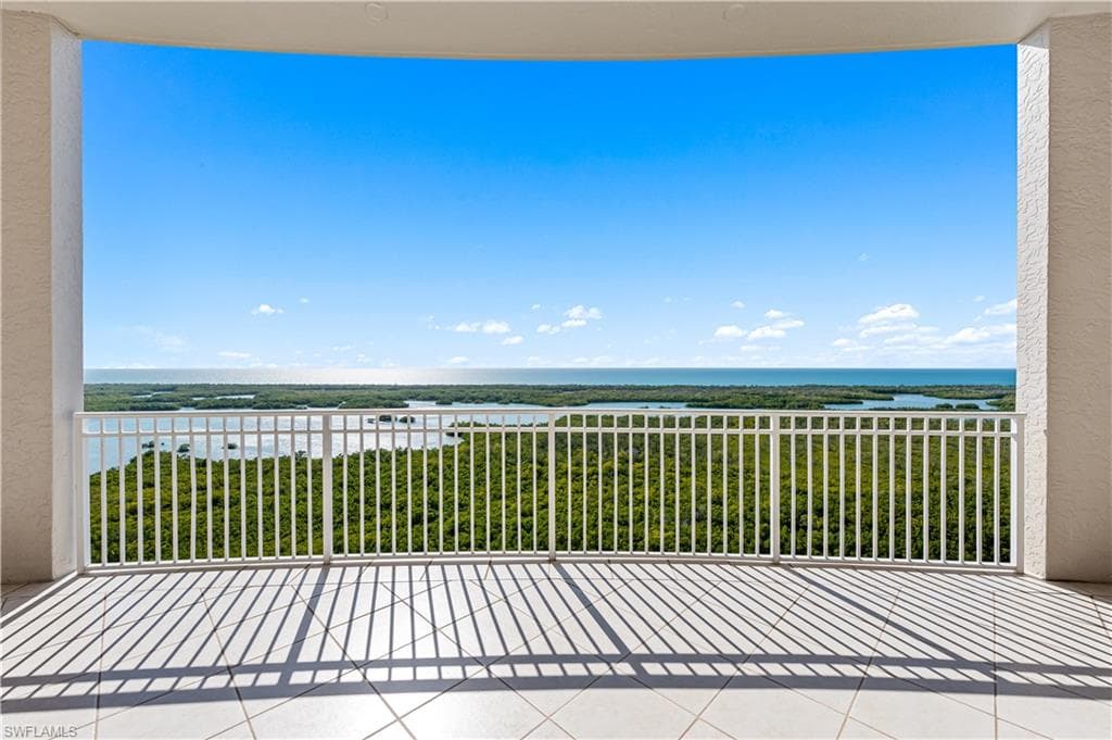 900 Arbor Lake Dr 9-501, Naples, FL 34110-34