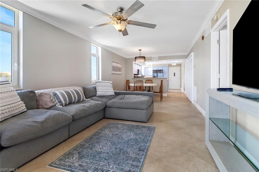 9415 Gulf Shore Dr 402, Naples, FL 34108-15