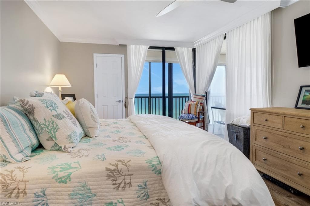 9415 Gulf Shore Dr 402, Naples, FL 34108-18