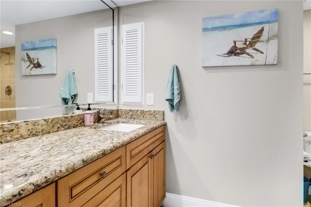 9415 Gulf Shore Dr 402, Naples, FL 34108-19