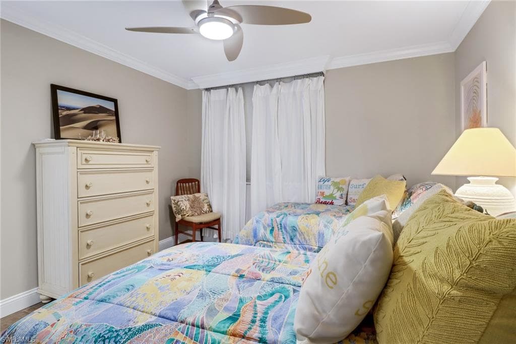 9415 Gulf Shore Dr 402, Naples, FL 34108-20