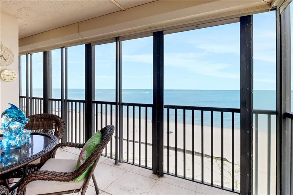 9415 Gulf Shore Dr 402, Naples, FL 34108-27