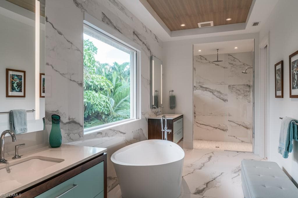 355 7th Ave S, Naples, FL 34102-17
