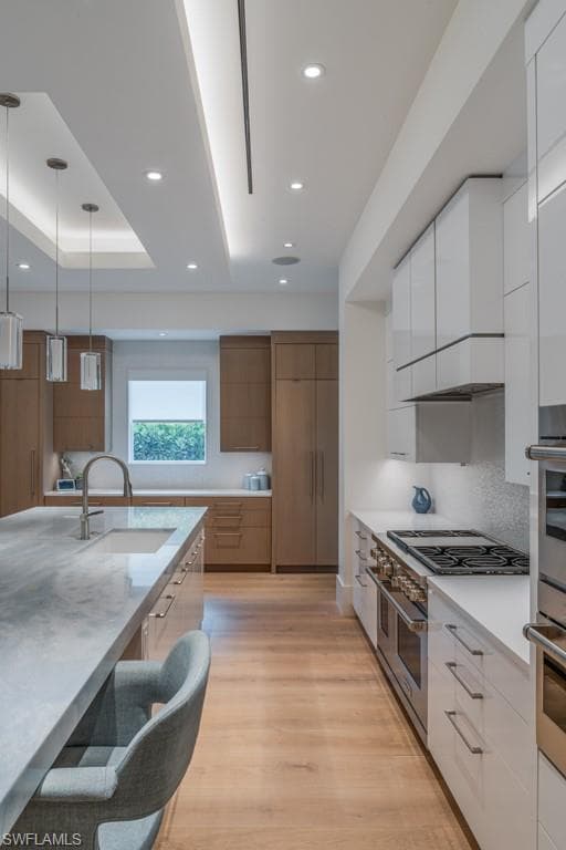 355 7th Ave S, Naples, FL 34102-8