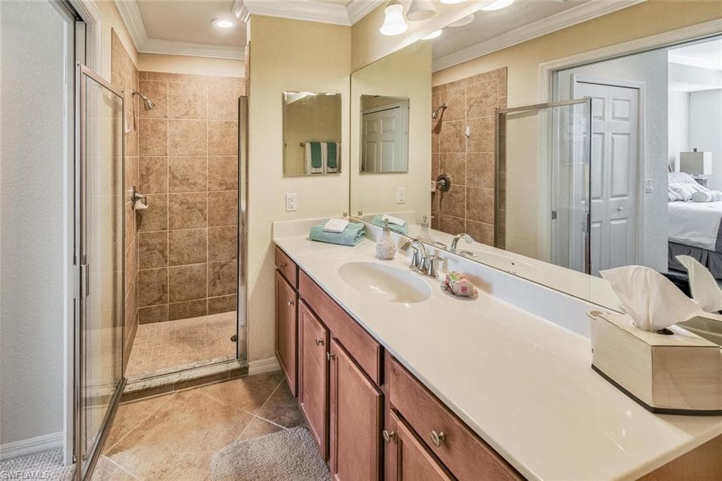 9715 Acqua Ct 111, Naples, FL 34113-15