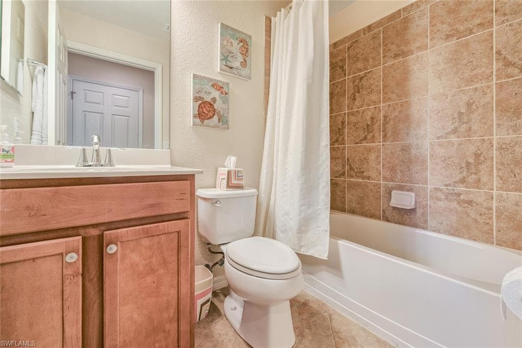 9715 Acqua Ct 111, Naples, FL 34113-17