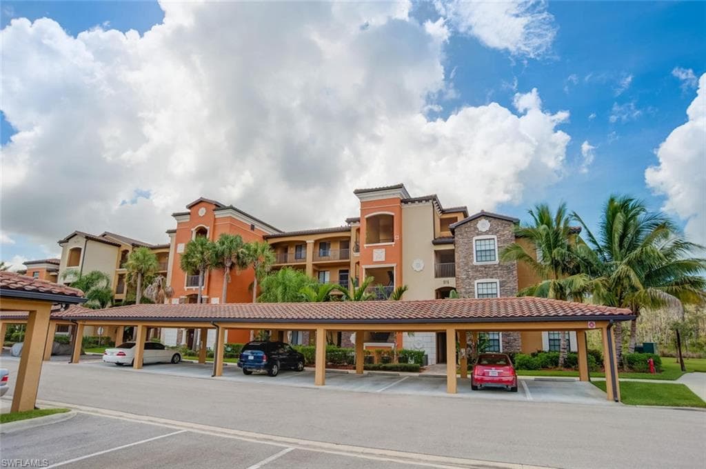 9715 Acqua Ct 111, Naples, FL 34113-3
