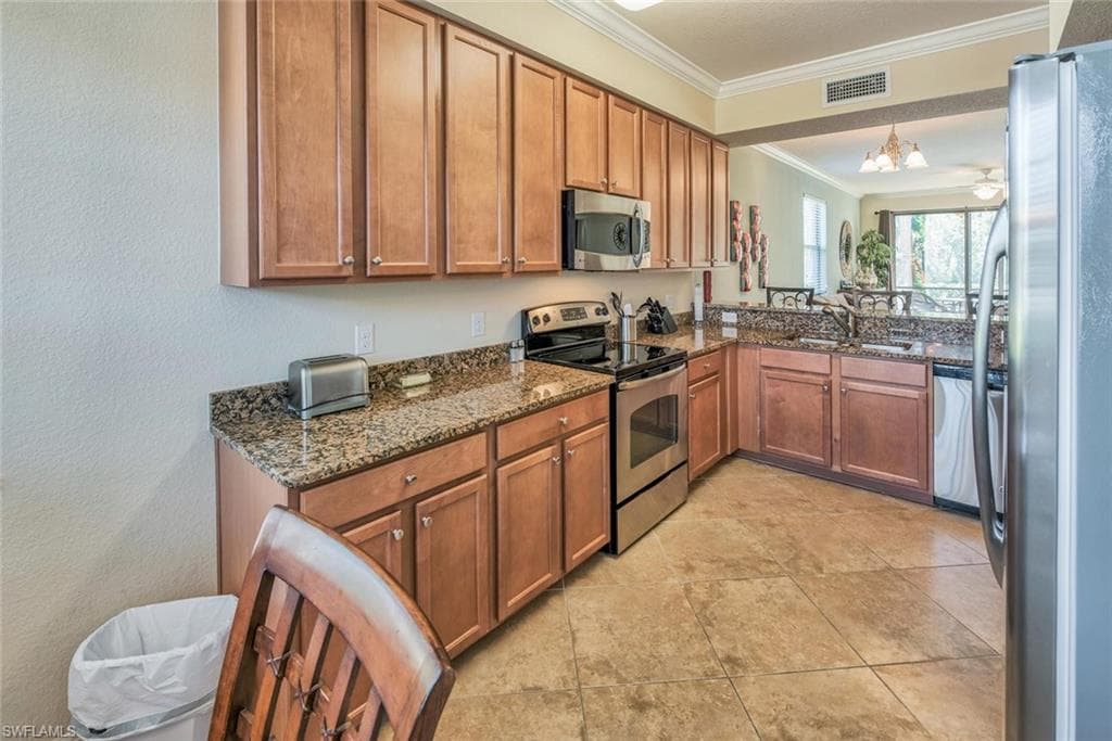 9715 Acqua Ct 111, Naples, FL 34113-5