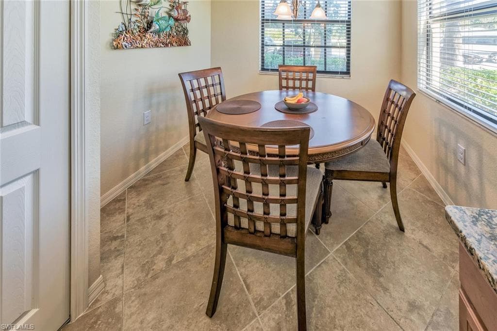 9715 Acqua Ct 111, Naples, FL 34113-7