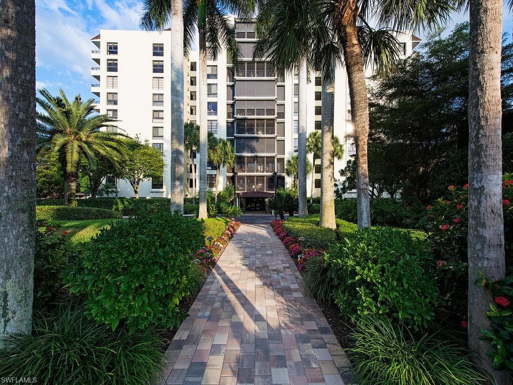 2400 Gulf Shore Blvd N 603, Naples, FL 34103-3