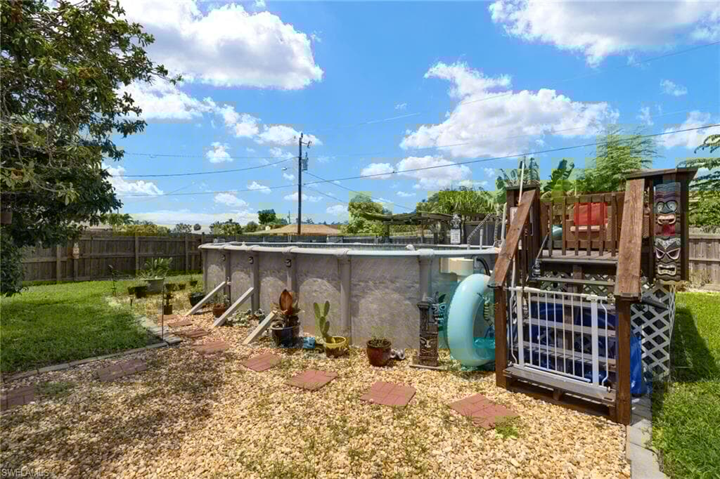 4224 2nd Ave, Cape Coral, FL 33904-25