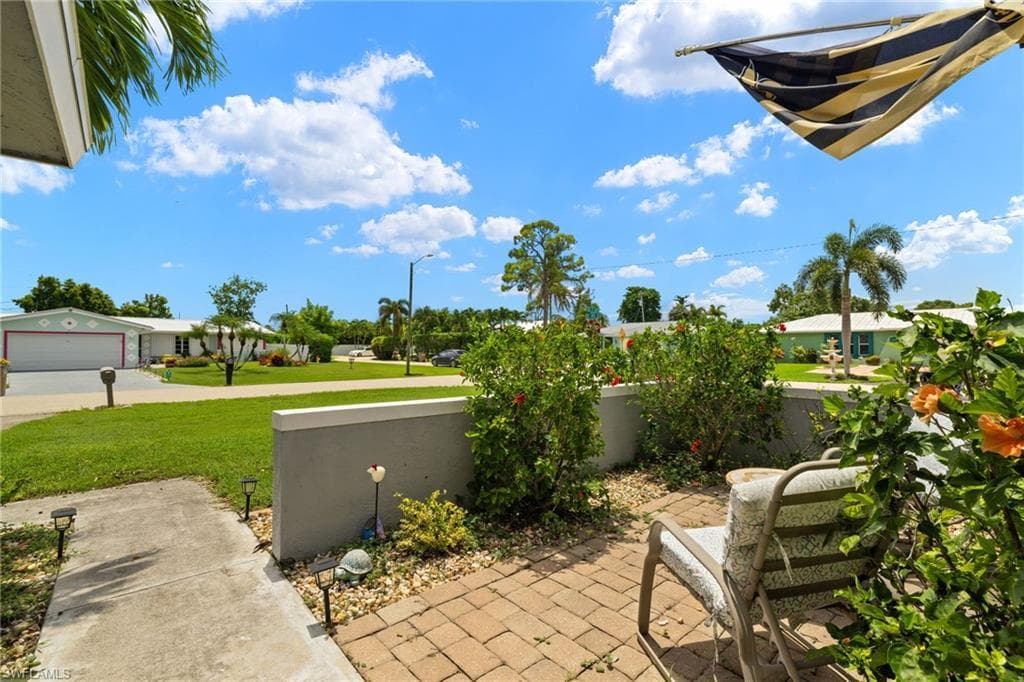 4224 2nd Ave, Cape Coral, FL 33904-4