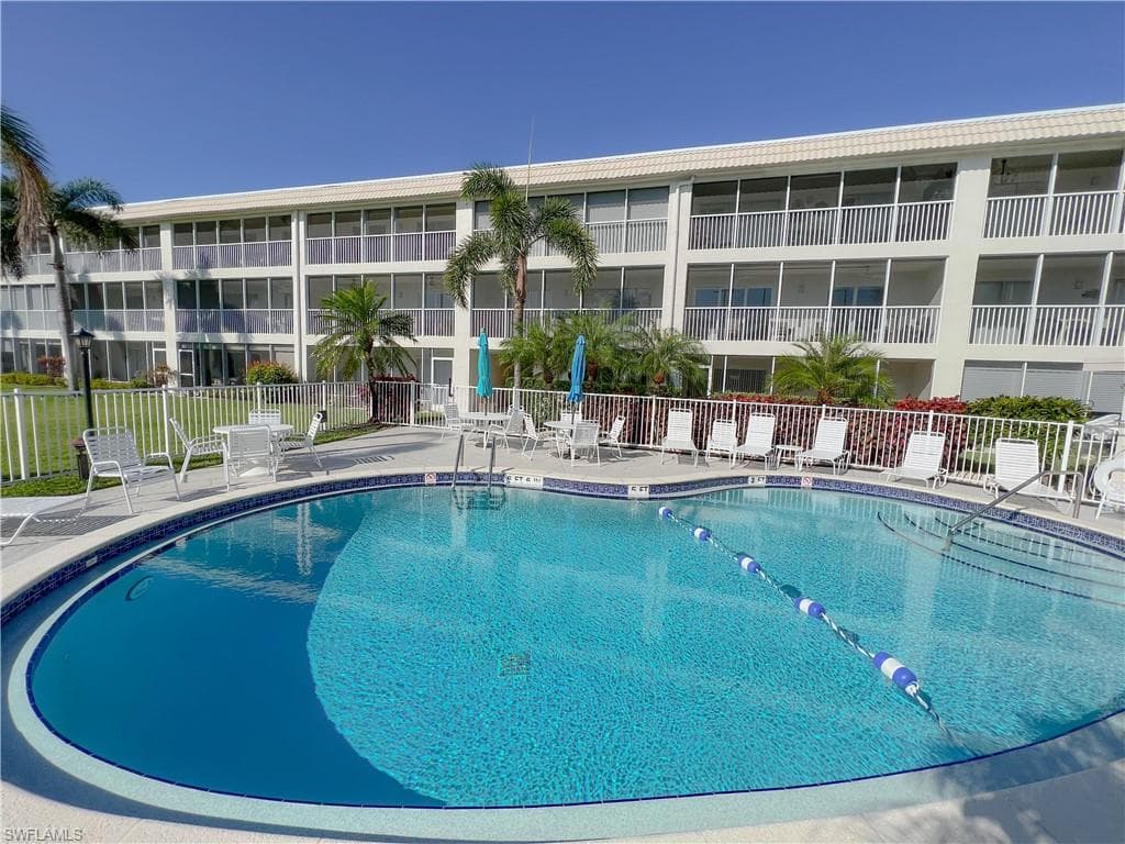 3150 Binnacle Dr 3b, Naples, FL 34103-9