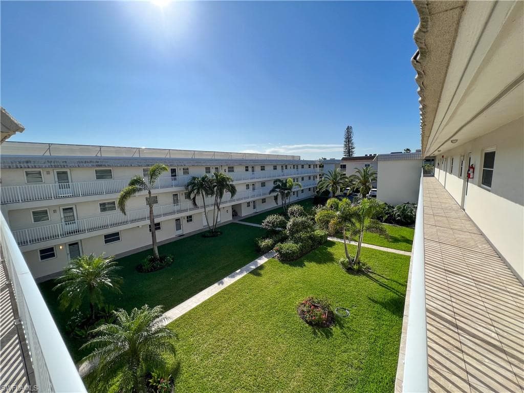 3150 Binnacle Dr 3b, Naples, FL 34103-11