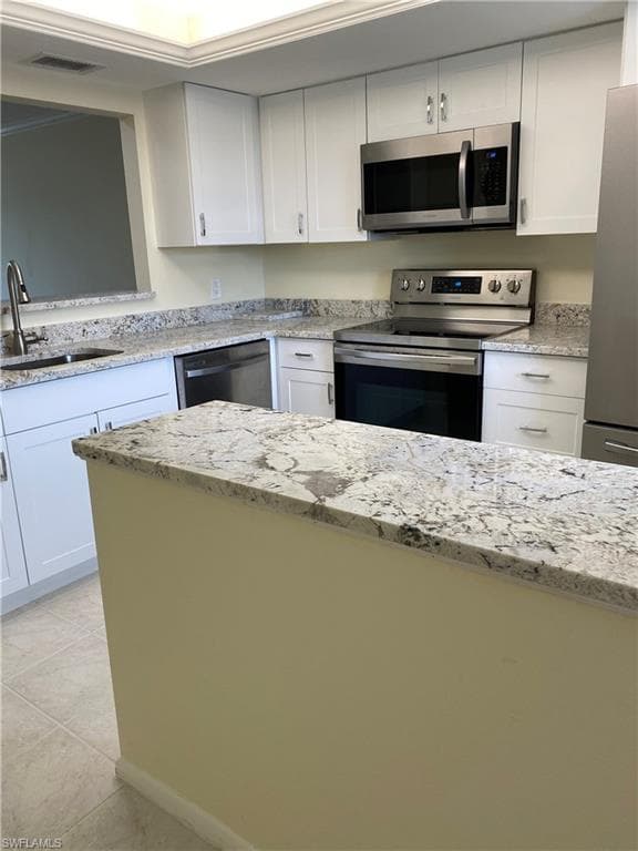 3150 Binnacle Dr 3b, Naples, FL 34103-23
